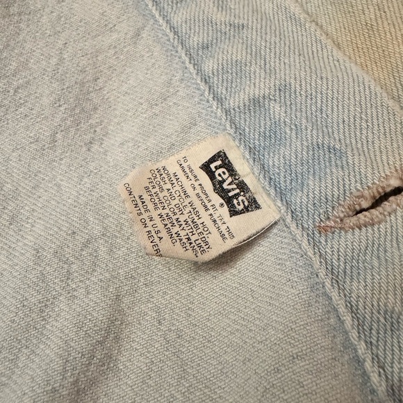Vintage 1990s Levi’s trucker style distressed / worn Jean jacket size Small - Picture 5 of 16